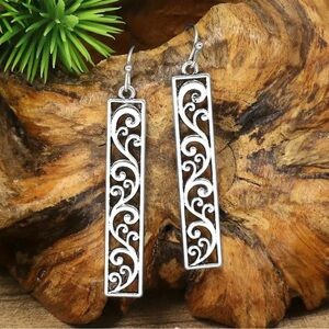 ⭐️ 5 for $25 Vintage Style Silver Tone Hoop Earrings